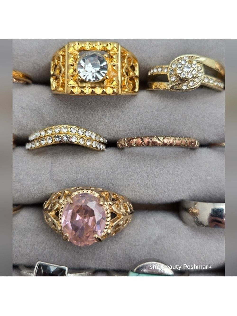 Lot of 35 Assorted Rings Mixed Sizes & Colors Fashion Jewelry - Picture 4 of 13